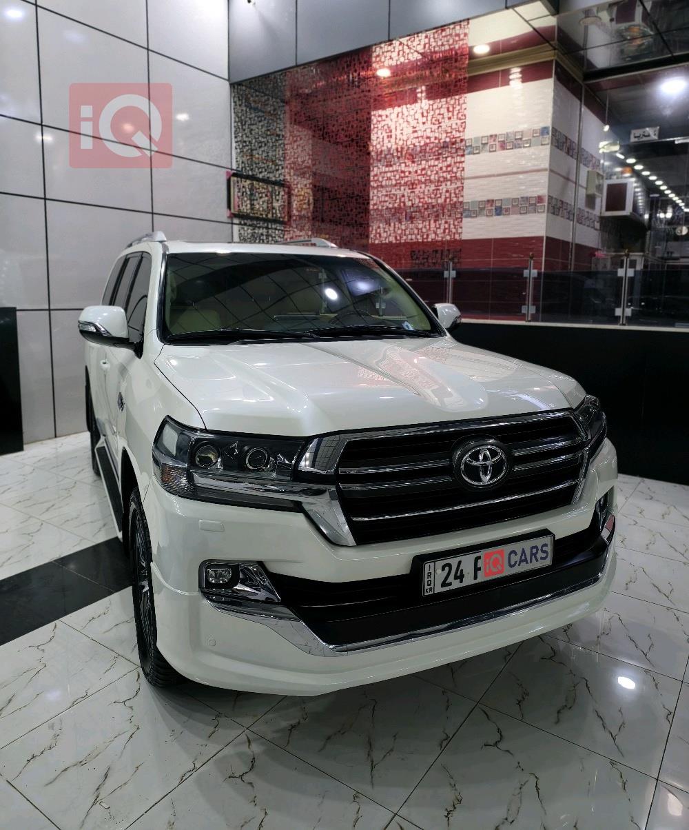 تويوتا لاندكروزر